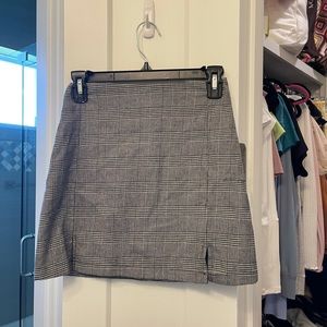 Brandy Melville Black and White Patterned Skirt